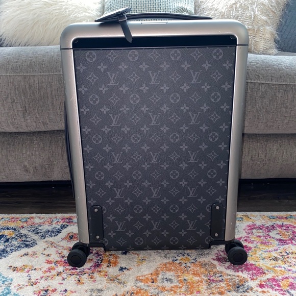 Horizon 55 Hard-sided Luggage - Picture 3 of 8